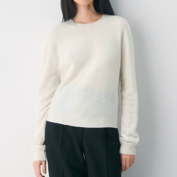 Aritzia Sweaters - Aritzia Bare Cashmere Crewneck Sweater.NWT.